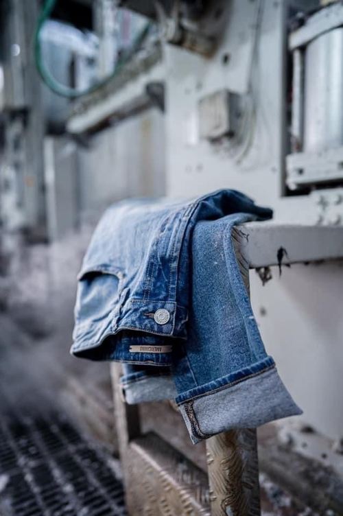 Umweltfreundliches Säurewaschpulver für Used-Denim-Finishes